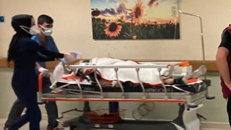 Bursa'da motosikletli kamyonetin altında sürüklendi