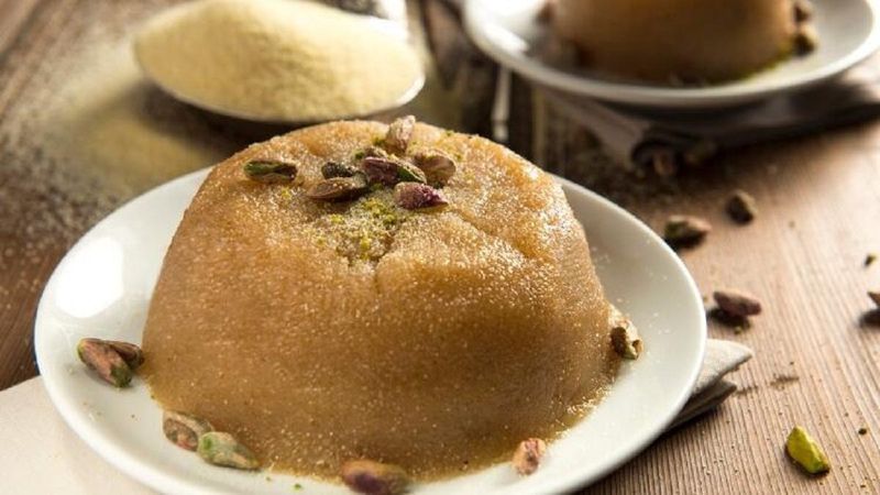 Çay ve kahve yanına: Tahinli pekmezli irmik helvası tarifi