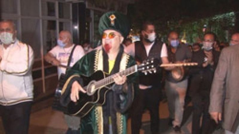 İzmirli sanatçılardan sahur orkestrası