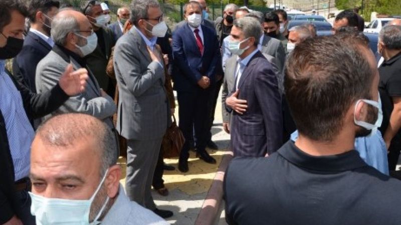 Mahir Ünal, vefat eden dayısının cenazesine katıldı