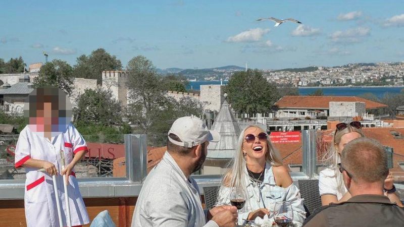 BBC Türkçe, tam kapanmada turistlere hizmet eden personele dikkat çekti