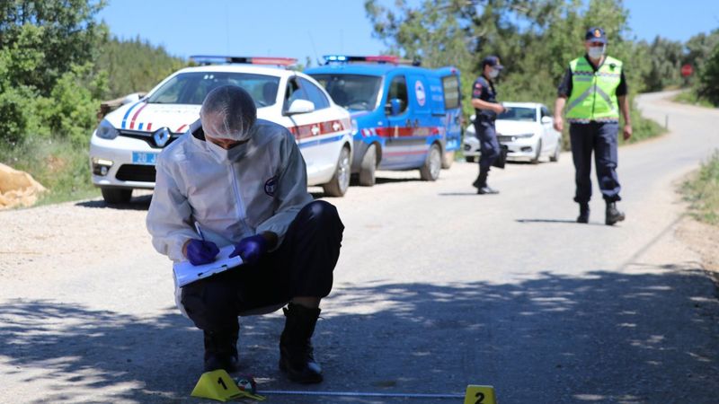 Denizli'de, sokak ortasında yaralı bulunan kadın kurtarılamadı