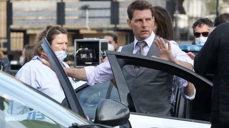 Tom Cruise'un hayranları seti bastı