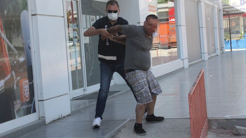 Antalya'da polisin üzerine yürüyen şahıs: Savcı akrabam var