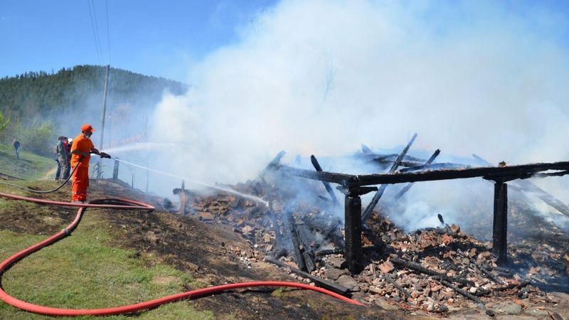Kastamonu'da yaşlı adam, yangın sonrası çöken evde can verdi