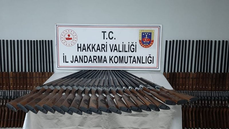 Yüksekova'da 100 adet av tüfeği ele geçirildi