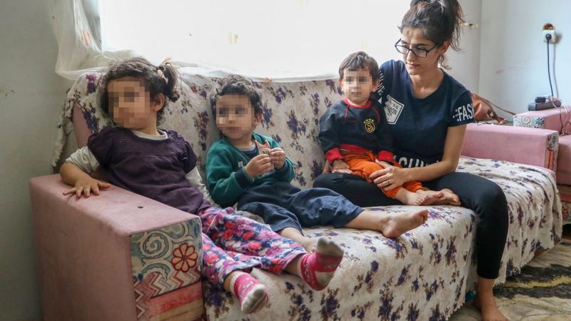 Antalya'da genç kadın odun ve hortumla şiddet gördü