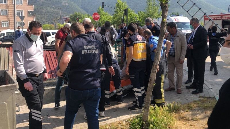 Bursa'da köprü üzerindeki inşaat çöktü: 3 yaralı