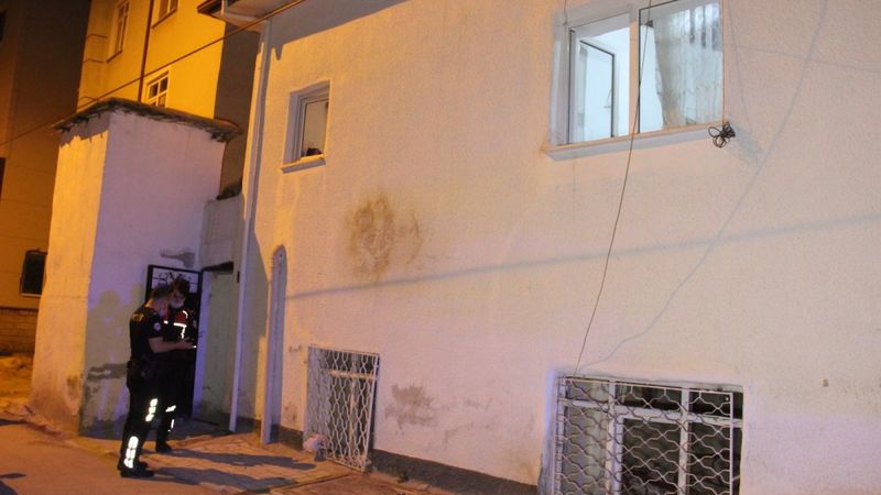 Karaman'da kazayla eşini bacağından vurdu