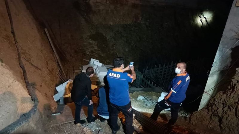 Kocaeli’de inşaat alanında toprak kaydı, 5 katlı bina boşaltıldı