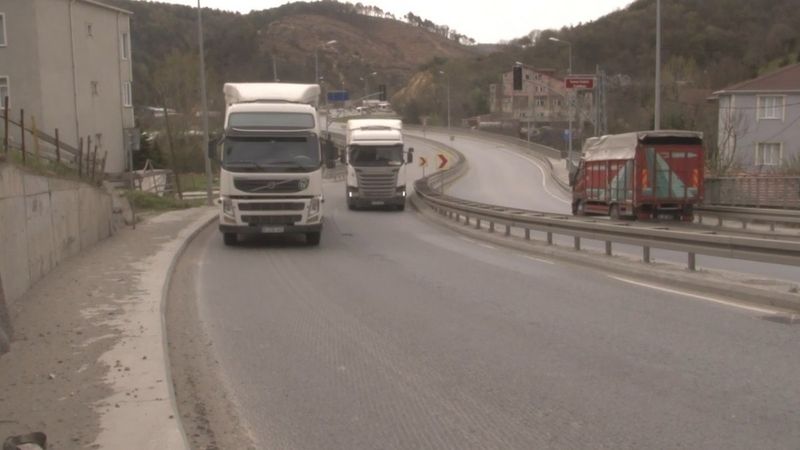 Arnavutköy’de 'hafriyat kamyonu terörü' kameraya yansıdı