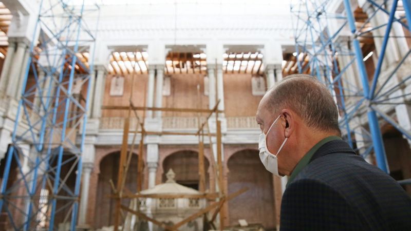 Cumhurbaşkanı Erdoğan, İstanbul'da incelemelerde bulundu