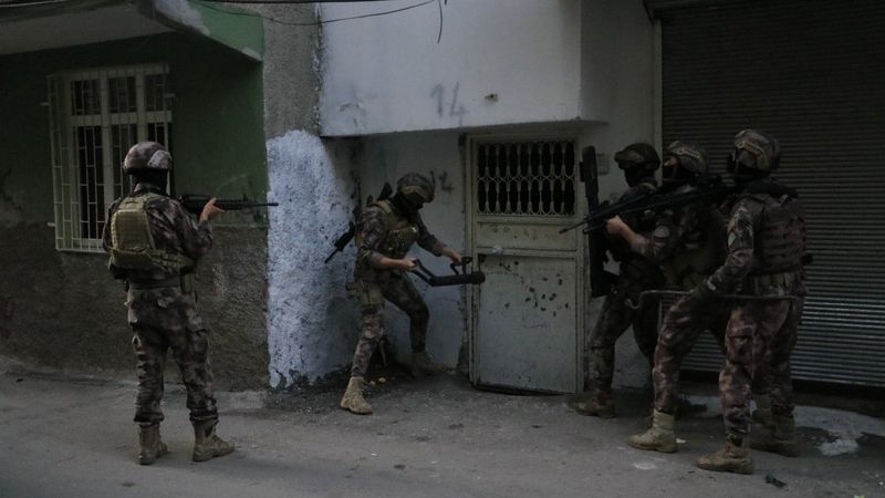 Adana merkezli 3 ilde PKK/KCK'ya operasyon