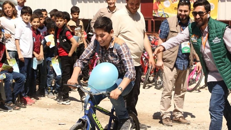 Acıbadem Okulları'ndan Bir Bisikletle Mutluluğa Kapı Açıyoruz kampanyası