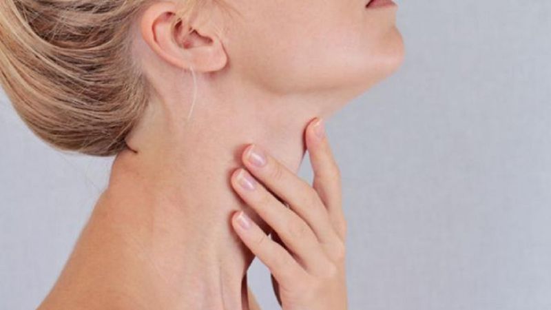 Halsizlikle kendini gösteriyor: Hipotiroidi hastalığı nedir?