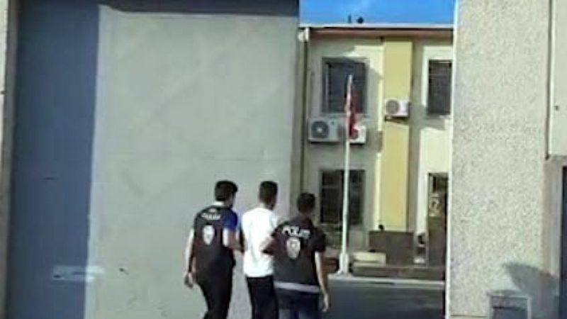 İzmir'de telefonlara ulaşıp, dolandırıcılık yapan şahıs yakalandı