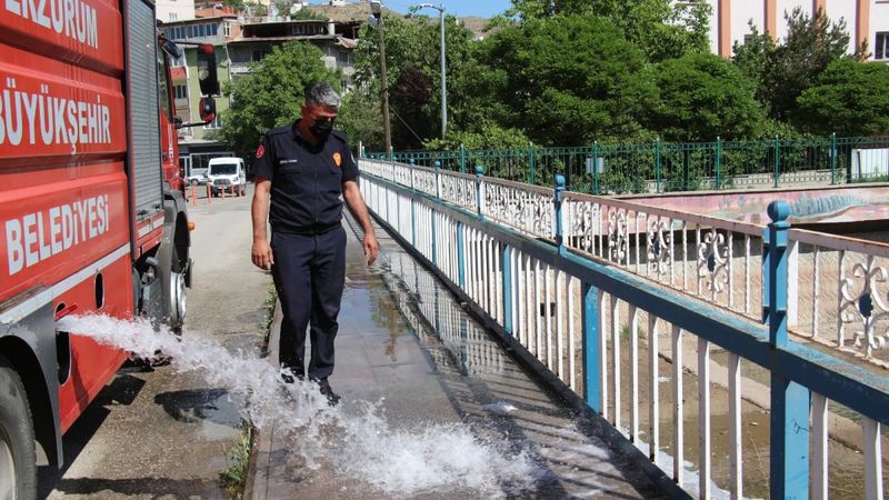 Sıcaklık nedeniyle kuruyan Oltu Çayı'na su takviyesi