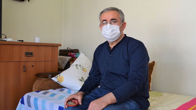 Aksaray’da mesanesinden 50 taş çıkarıldı