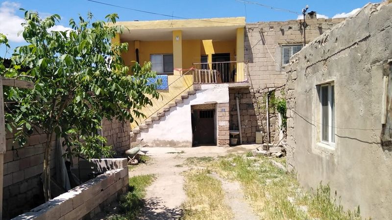 Kayseri'de annesi, babası ve kardeşini bıçakladı