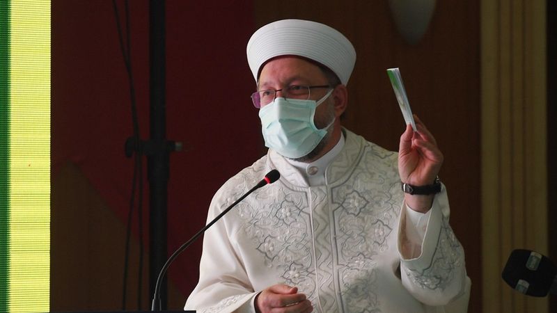 Diyanet İşleri Başkanı Ali Erbaş: Sigara dine zarar veriyor