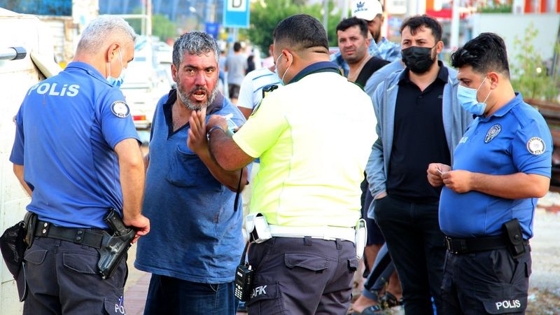 Antalya'da hem kaza yaptı, hem de alkolmetreyi üflemedi
