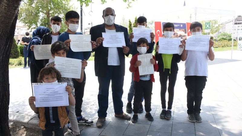 Sivas'ta 11 çocuklu Afgan baba yardım istedi