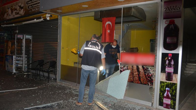 Adana'da kalaşnikof ve tabancayla dürümcüyü kurşunladılar