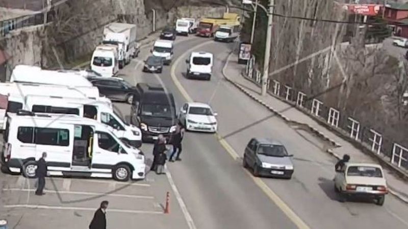 Artvin’de yayaya iki araç çarptı