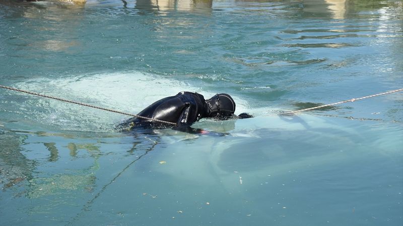 Adana'da sulama kanalına devrilen araçtaki iki kişinin cesedine ulaşıldı