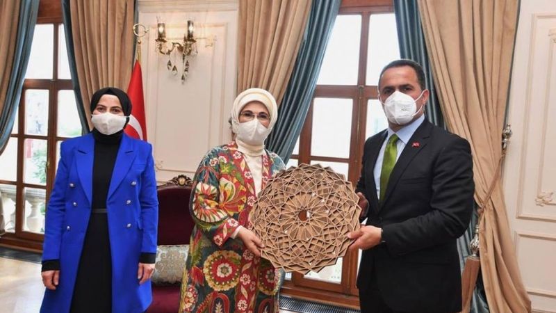 Emine Erdoğan, atıktan dönüştürülen ürünlerin yer aldığı sergiyi açtı