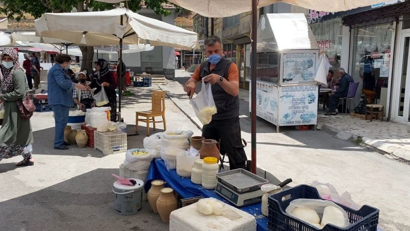 Niğde'de pandemiden dolayı turlar iptal olunca tezgah başına geçti