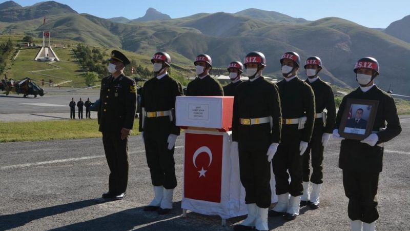 Irak'ın kuzeyinde şehit düşen Samet Şeker, memleketine uğurlandı