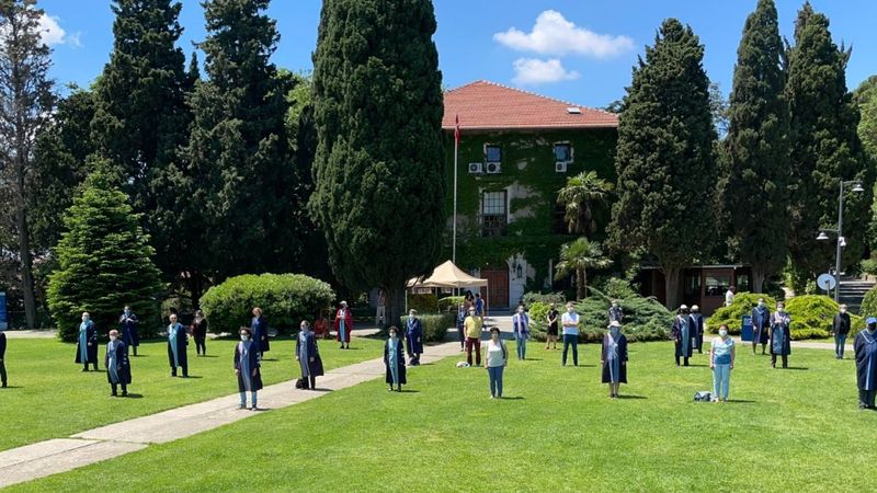 Boğaziçi'nde akademisyenler dikilmeye devam ediyor