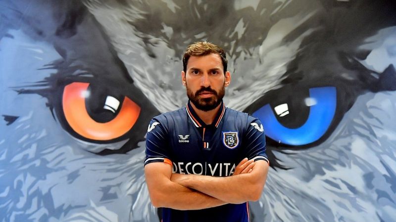 Galatasaray'dan Başakşehir'e: Şener Özbayraklı kimdir? Şener Özbayraklı'nın biyografisi..