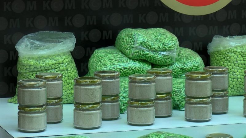 İstanbul'da kaçak cinsel güç artırıcı ürün satan şebekeye operasyon