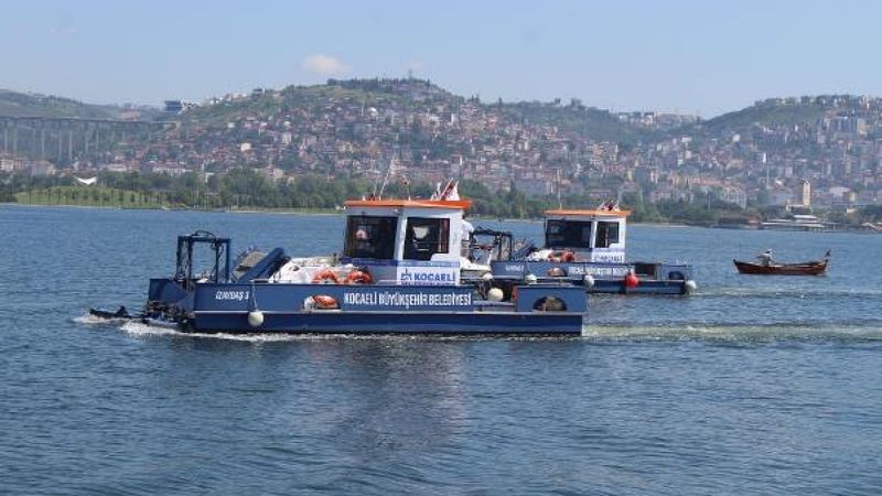 İzmit Körfezi'nde müsilaj temizlendi, balıkçılar açıldı