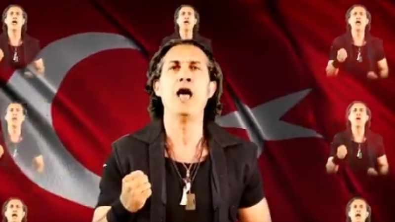 Kıraç'ın milli takım futbolcularına şarkısında Mehmetçik demesi tepki topladı