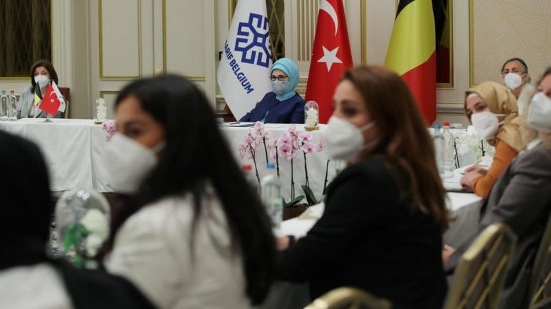 Emine Erdoğan, Belçika'daki Türk STK'larının temsilcileriyle bir araya geldi