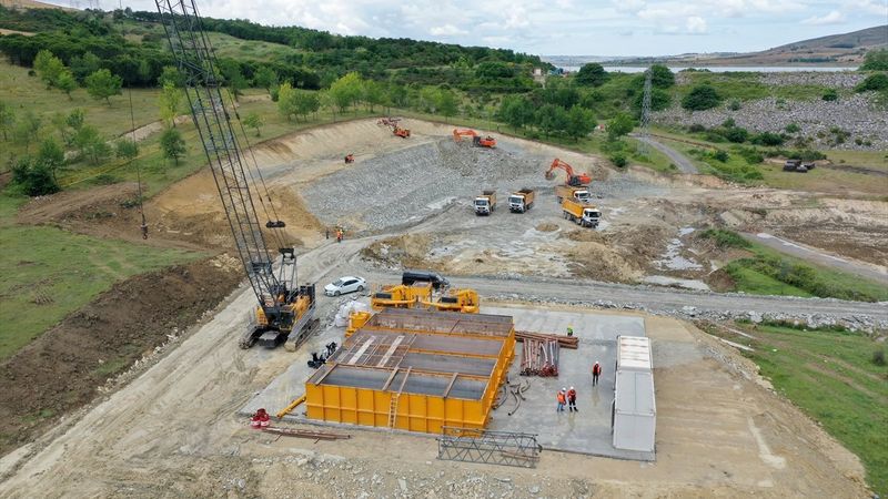 Kanal İstanbul'un ilk köprüsünün çalışmaları devam ediyor