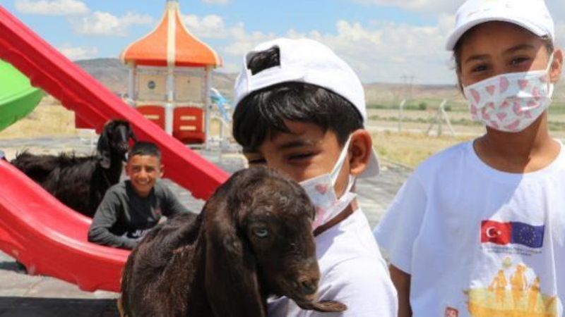 Mevsimlik tarım işçileri için modern yerleşim alanı yapıldı