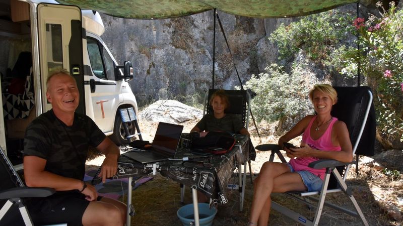 Karavanla dünya turuna çıkan Fransız aile, Türkiye'ye hayran kaldı