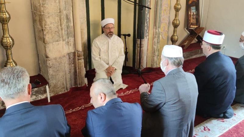 Diyanet İşleri Başkanı Ali Erbaş, Kosova’da cuma namazını kıldırdı