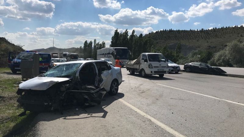 Ankara'da trafik kazası: 6 yaralı