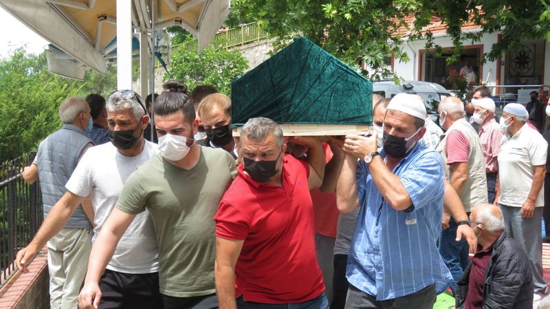 Gemi kazasında hayatını kaybeden balıkçılar toprağa verildi