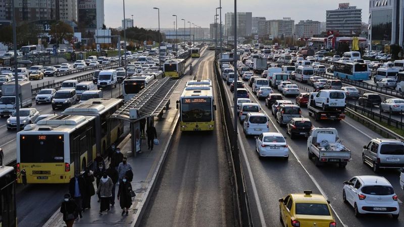 İstanbul'da trafik yoğunluğu yüzde 76'ya ulaştı
