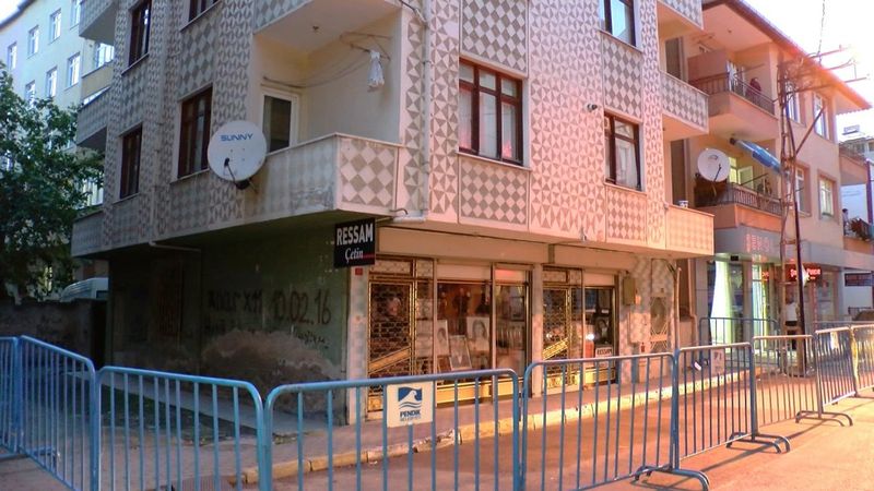 Pendik'te depremden etkilenen 4 katlı apartman tahliye edildi