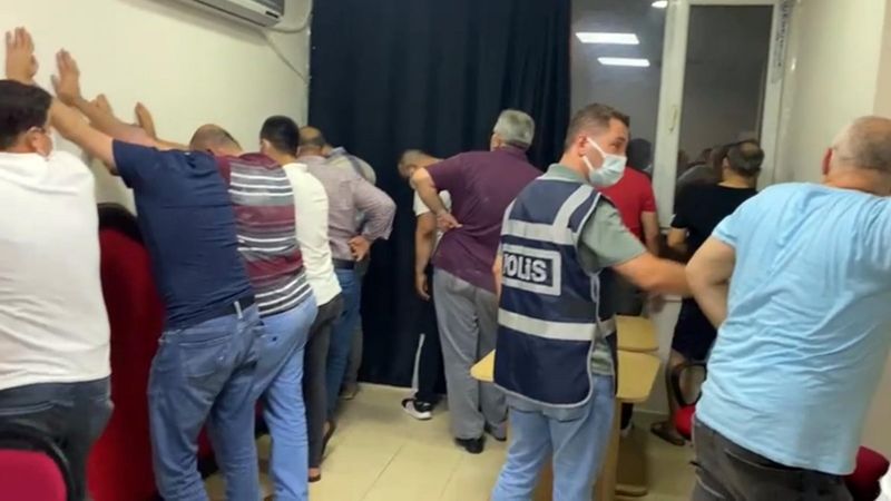 Osmaniye’de 'diş hekimi' tabelalı iş yerinde kumar