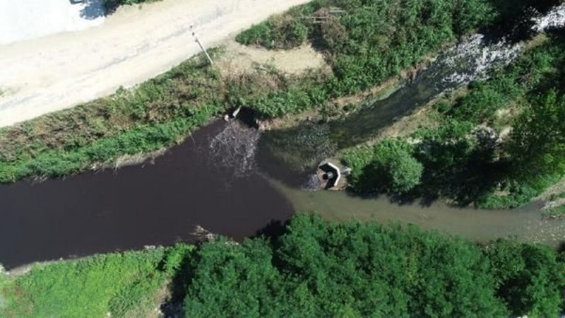 Nilüfer Çayı, atıklar nedeniyle renk değiştirdi