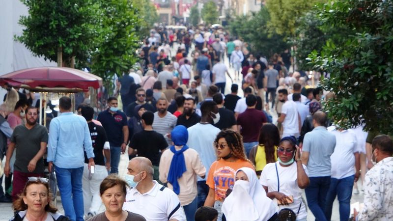 İstiklal Caddesi'nde sokağa çıkma kısıtlaması unutuldu