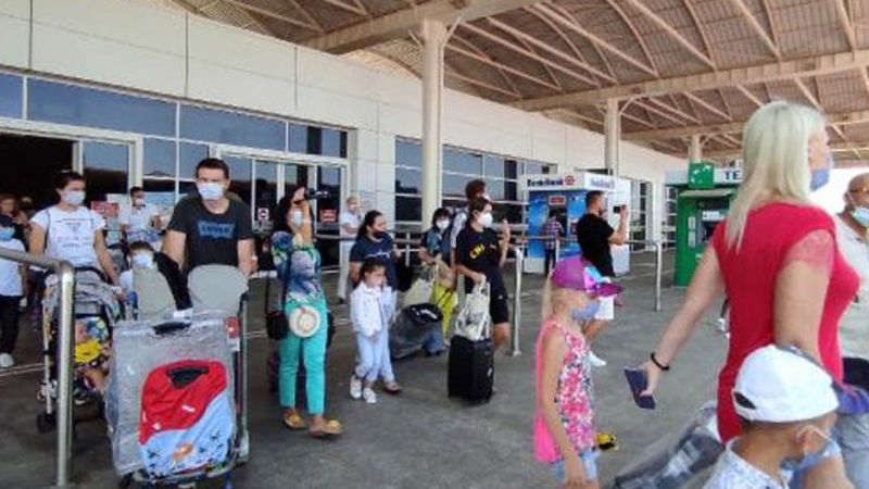 Antalya'ya 12 bin 200 Rus turistin gelmesi bekleniyor